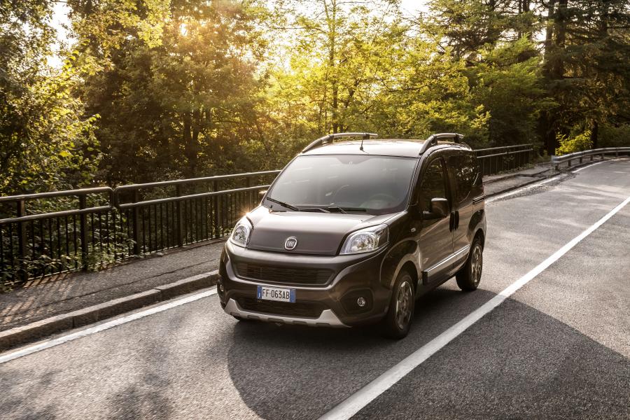  Fiat Qubo Trekking 2016 года  (фото 8 из 16)